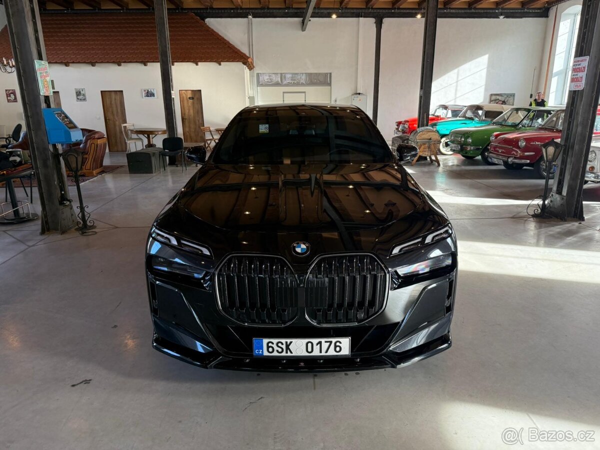 BMW Řada 7, 740D XDRIVEMpaketB&W - 2