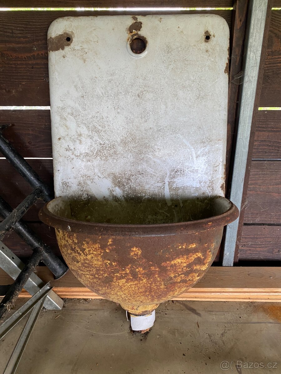 STARÁ LITINOVÁ VÝLEVKA - 2