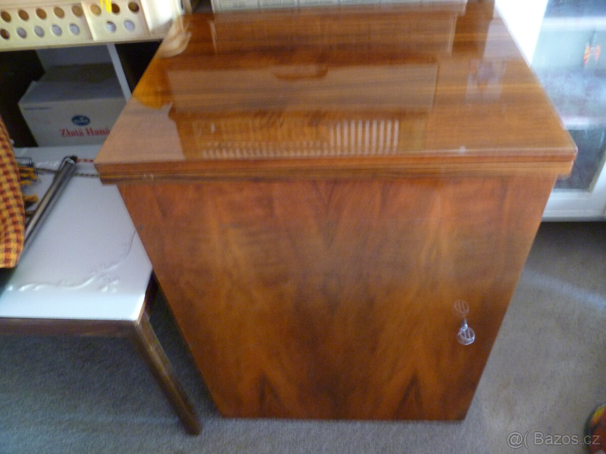 Retro šicí stroj Minerva funkční levně - 2