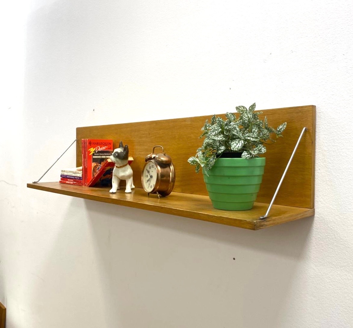 Retro polička Jiroutek 60. léta - 2