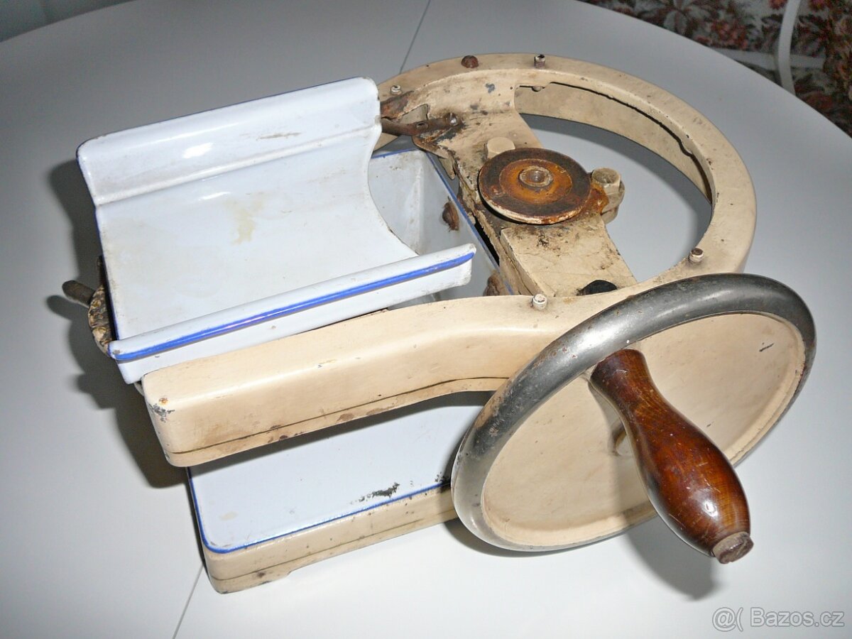 STAROŽITNÝ NÁŘEZÁK (torzo) - 2