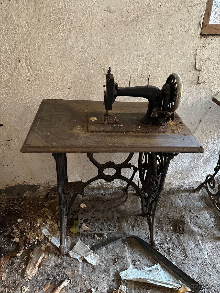 Starší šicí stroje - 2