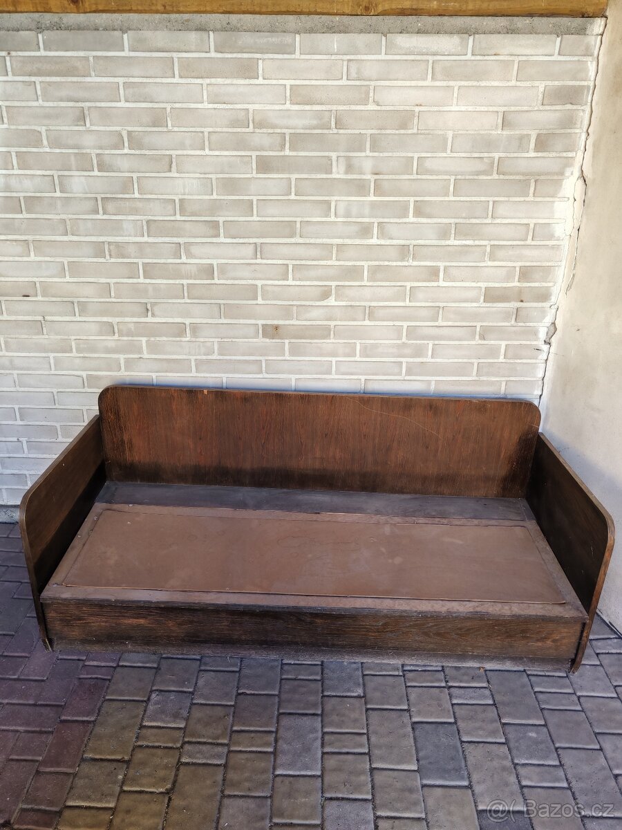 Červený retro gauč - 2