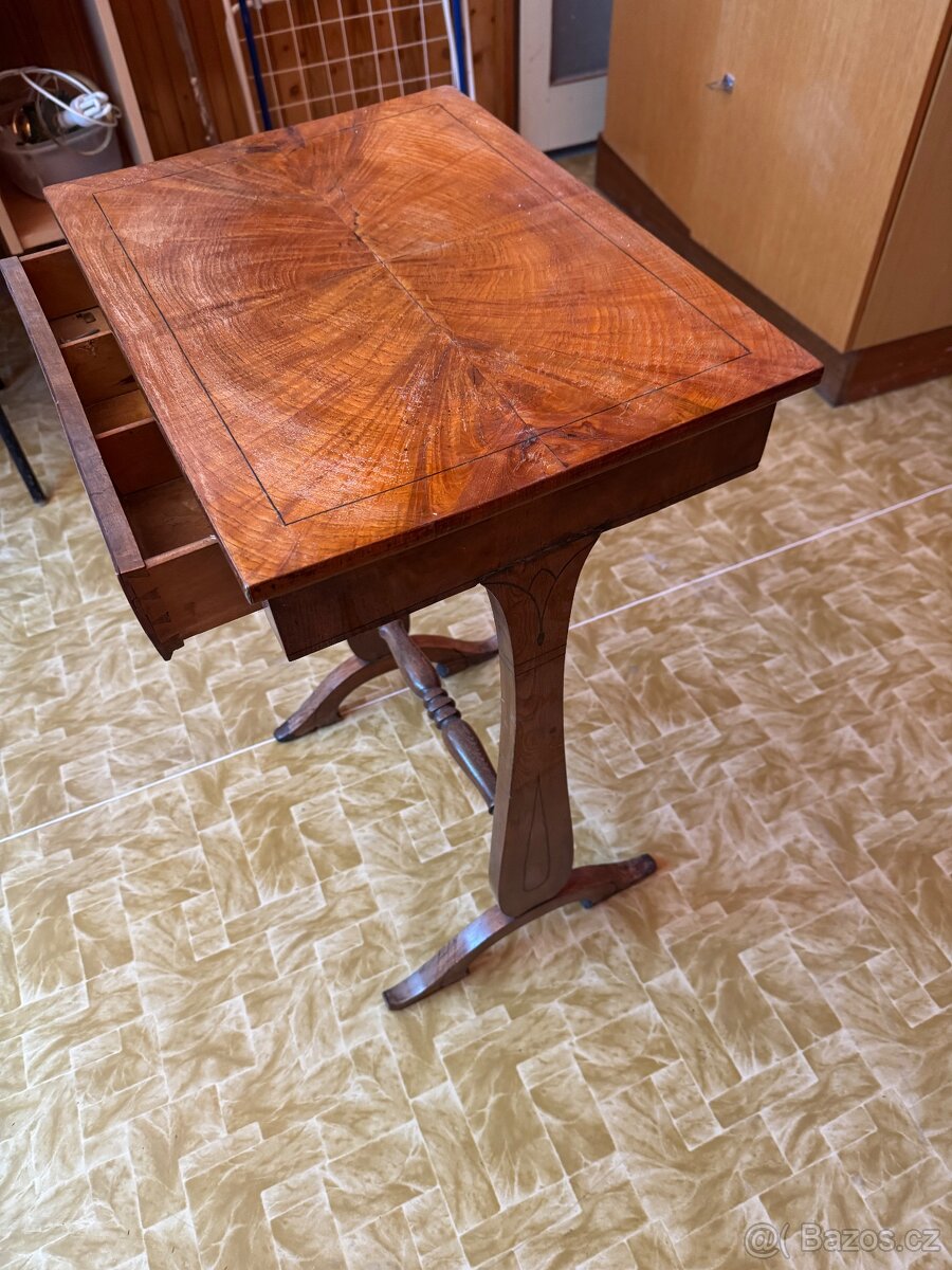 Biedermeier stolek - 2