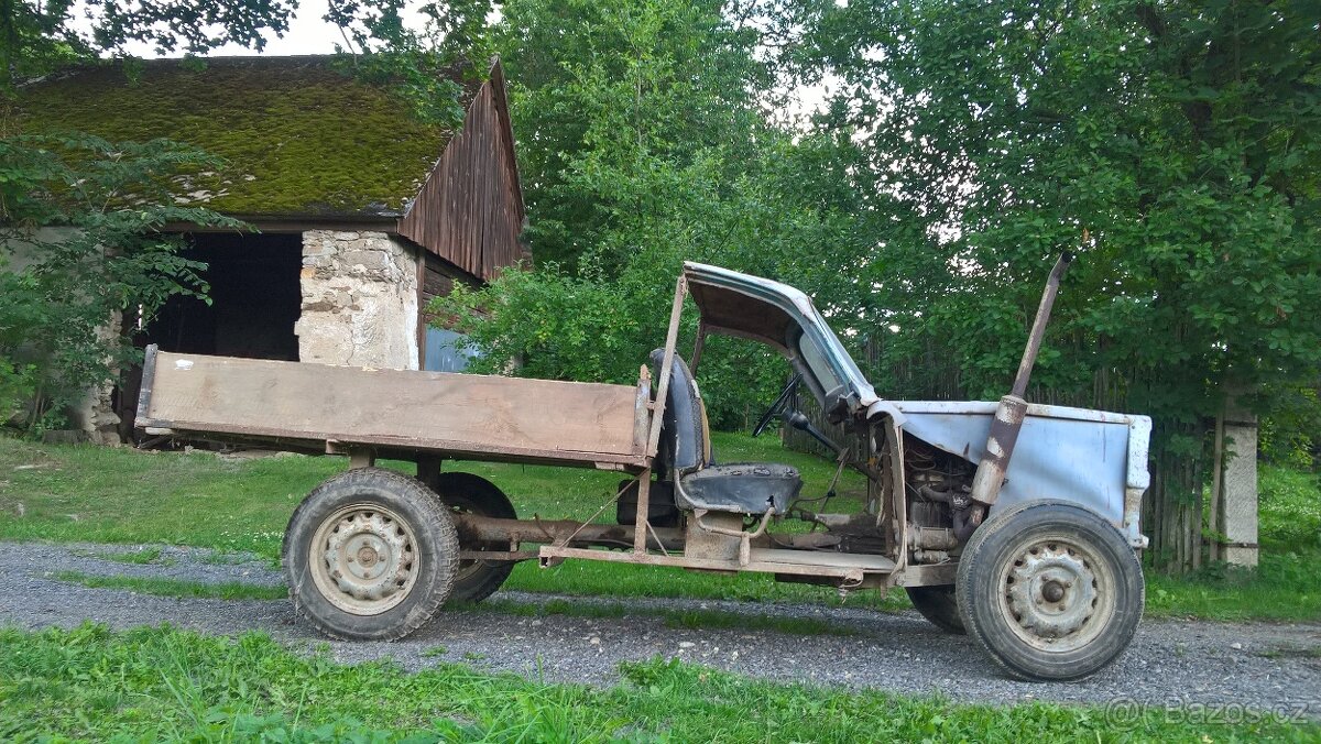 traktůrek ze staré Škodovky - 2