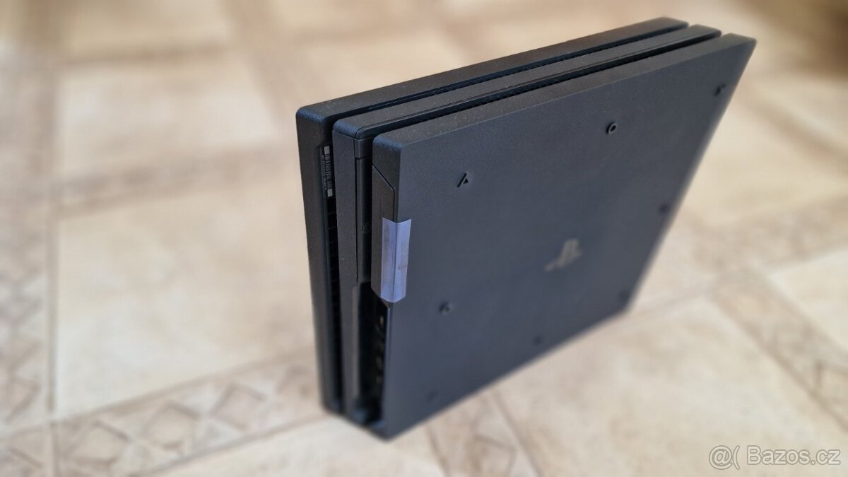 PLAYSTATION 4 PRO ZÁNOVNÍ - 2