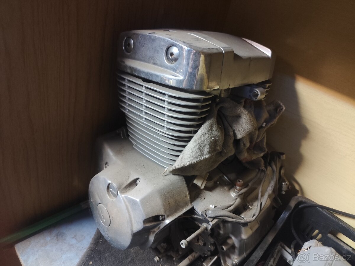 Motor 250ccm typ 253FMM - 2