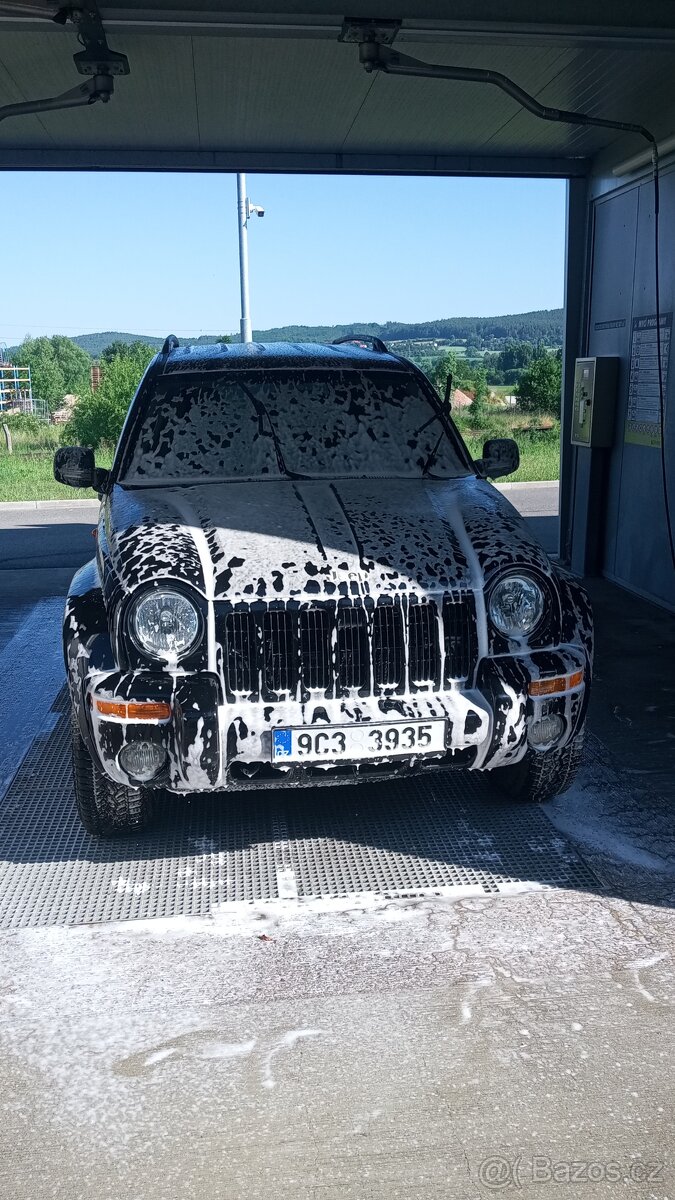 Jeep Cherokee KJ 2.8 CRD Limited 4x4, spolehlivý offroad