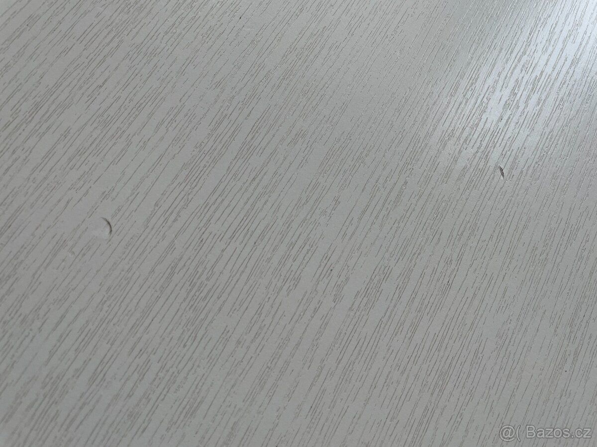 Jídelní stůl a židle - 2