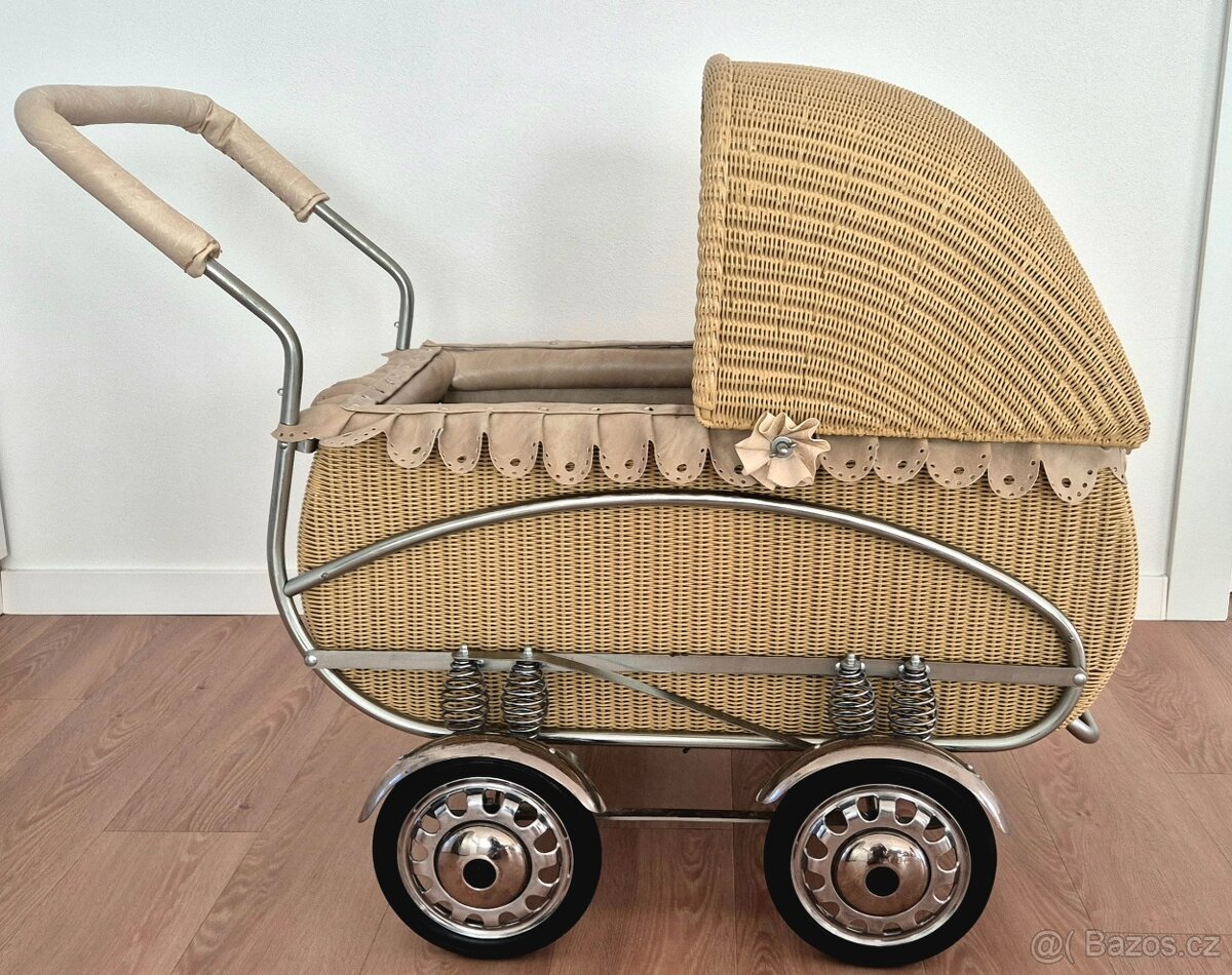 Prodám starožitný kočárek pro děti, 8 perák Liberta - 2