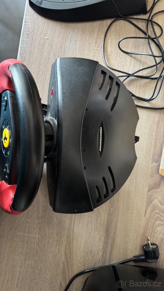 Volant a pedály - THRUSTMASTER: Ferrari Racing Wheel - 2