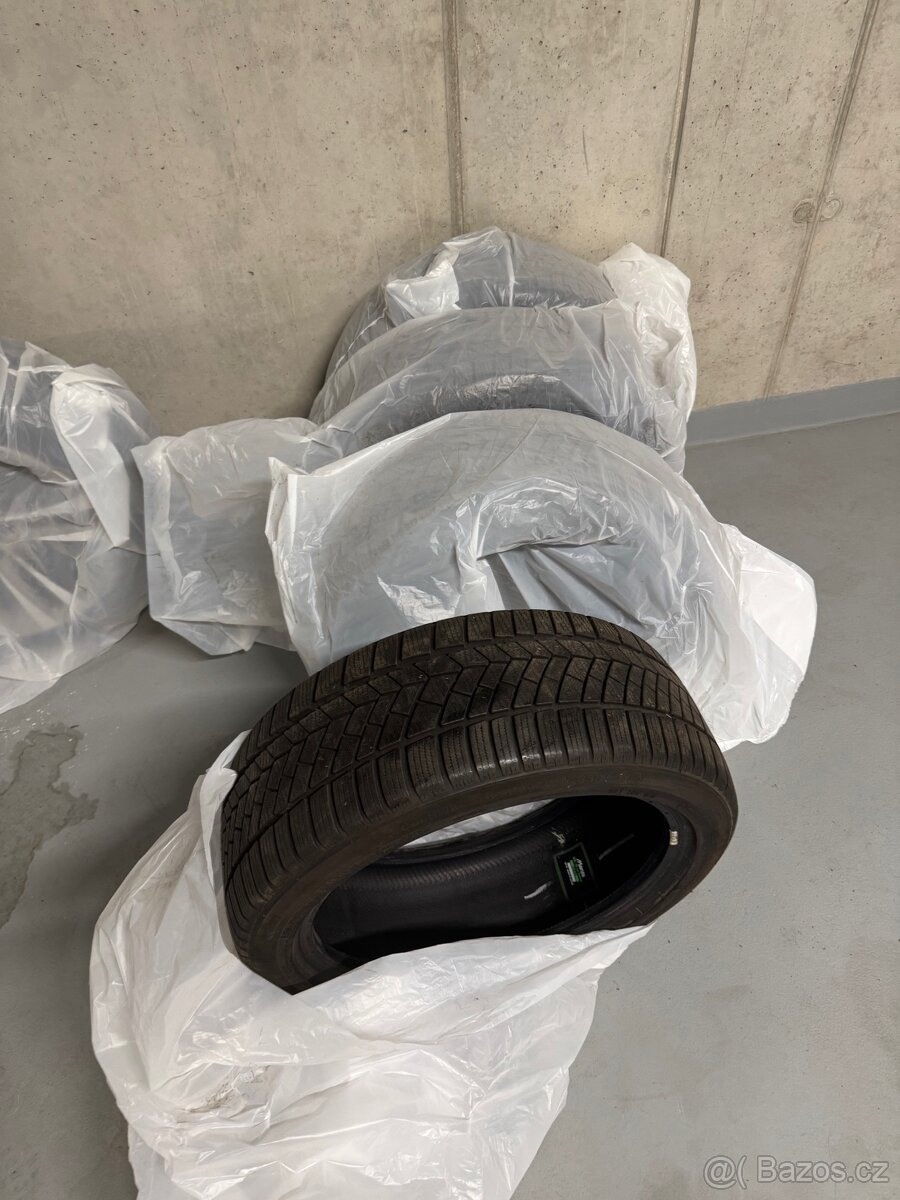 Zimní pneu 5 kusů 225/45 R18 - 2