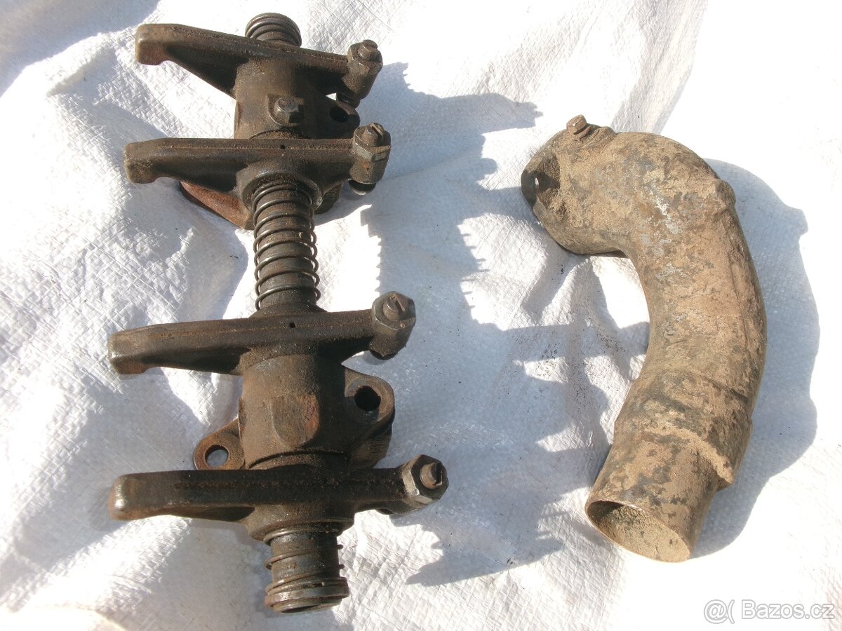 prodám díly na traktor Zetor 25. Sací potrubí se žhavící spi - 2