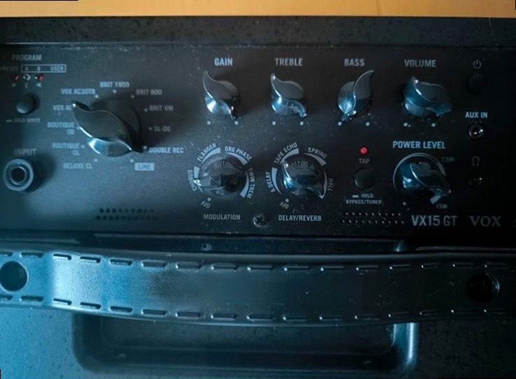 Kytarový zesilovač Vox VX15GT - 2