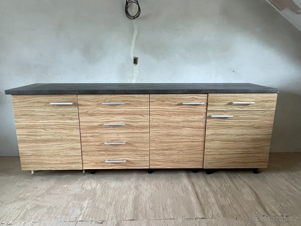 Kancelářský nábytek - 2