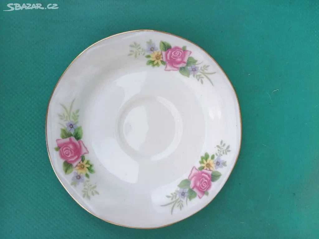 Sada hrnečků s talířky - 2