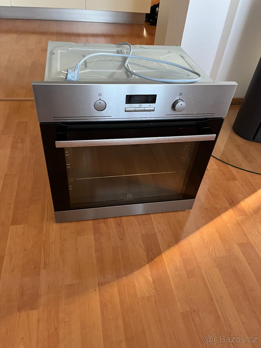 Vestavná trouba - 2