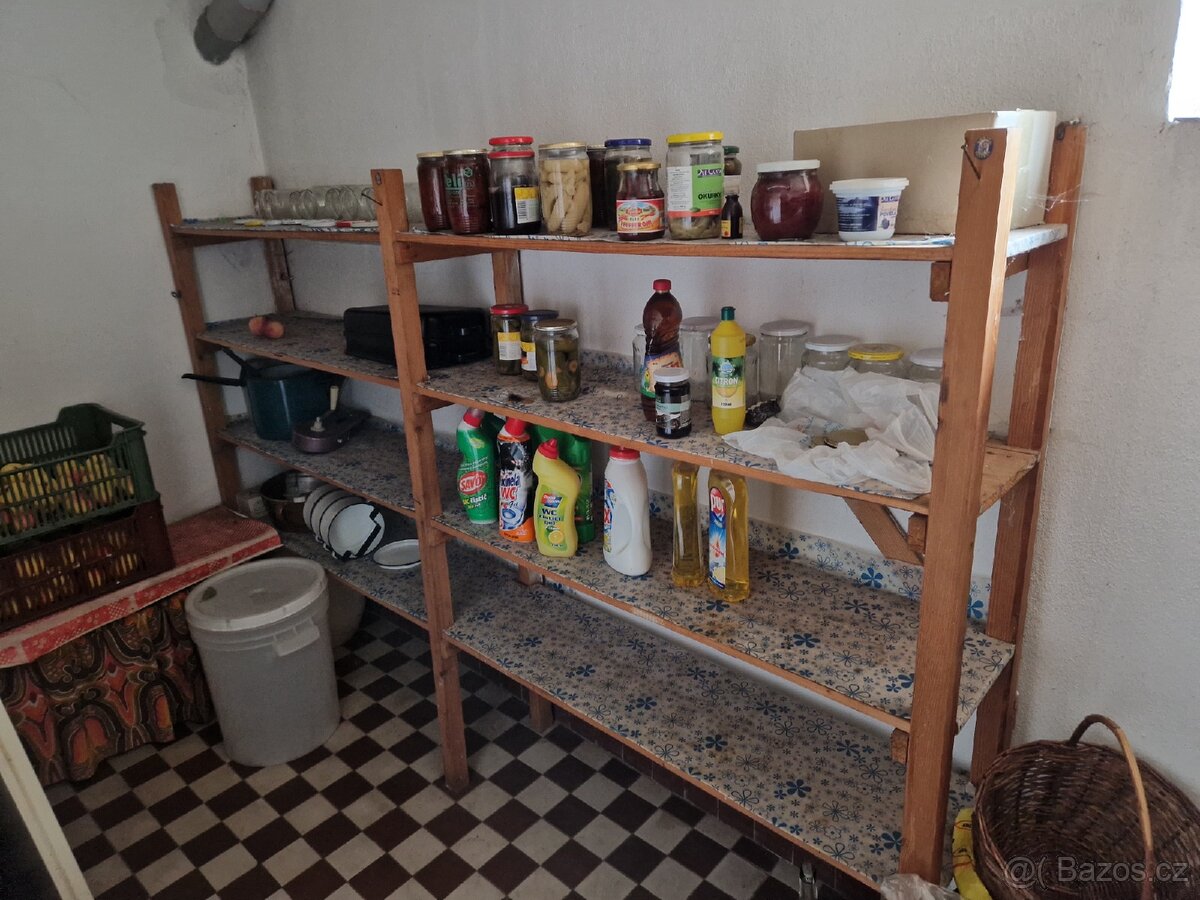Dřevěné regály - 2
