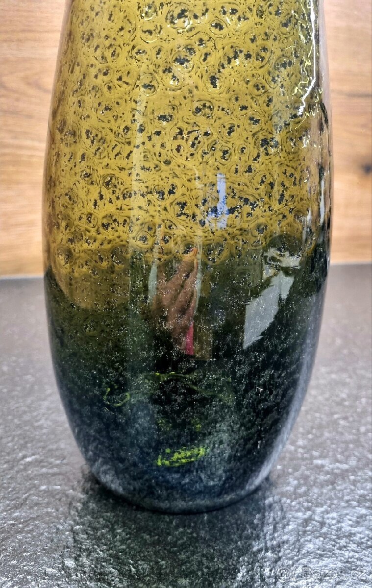 Sklenĕná váza - 2