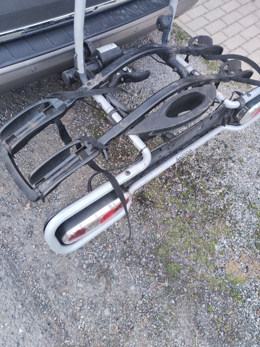 Nosič kol Thule - 2