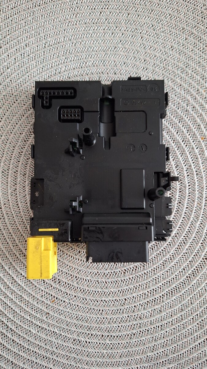 Podvolantová jednotka Passat B6 - 2