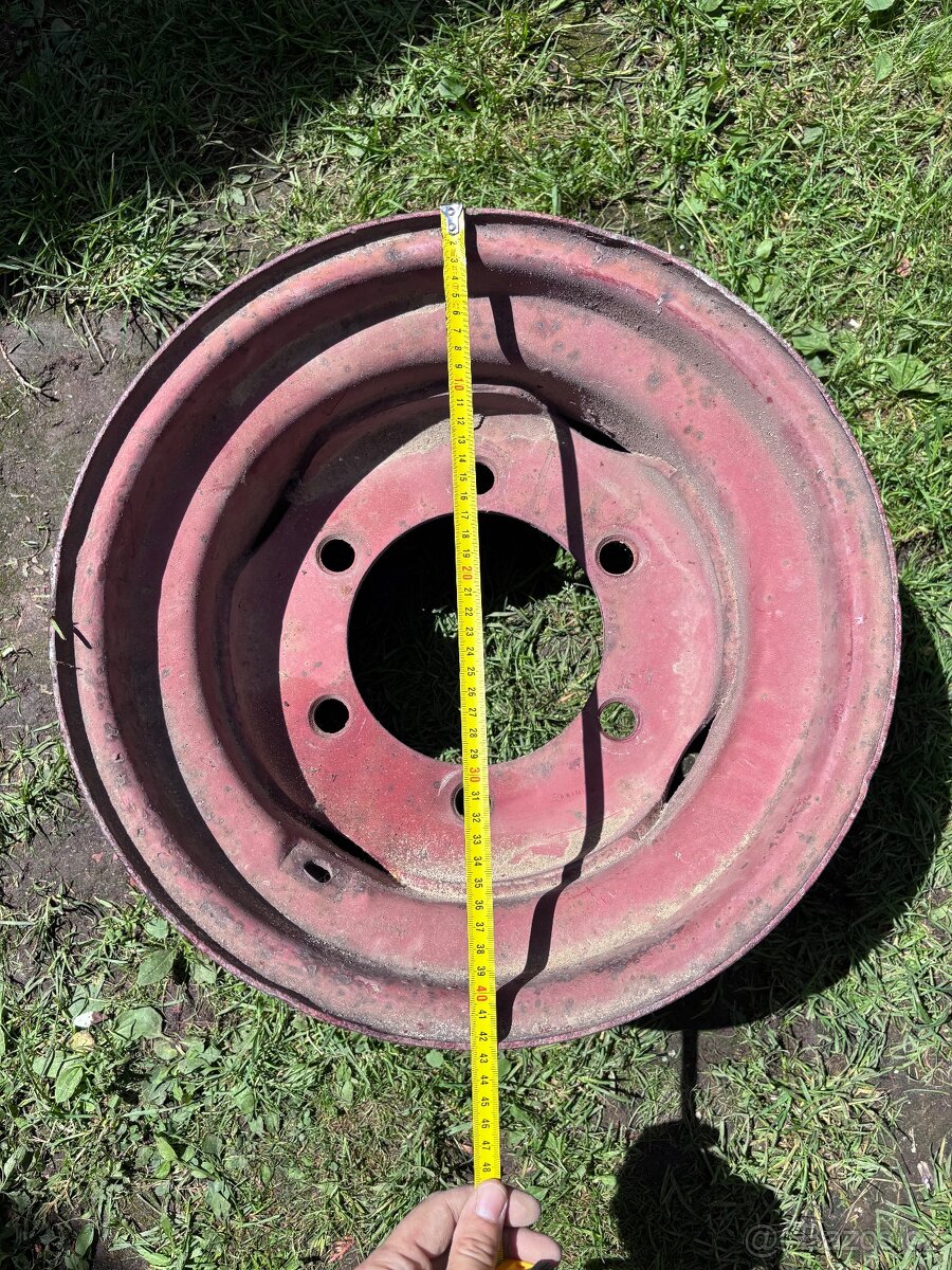 Plechový disk pro pneumatiku 10/75-15,3 - 2