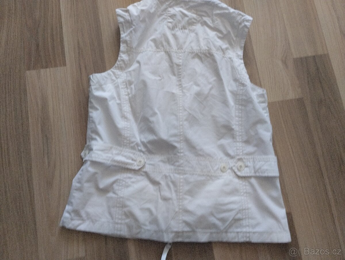 Bílá vesta - 2