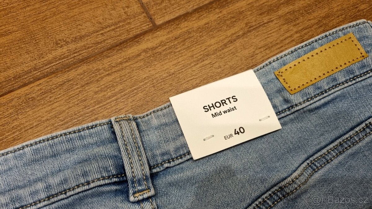 Džínové šortkyC&A Džínové šortky - 2