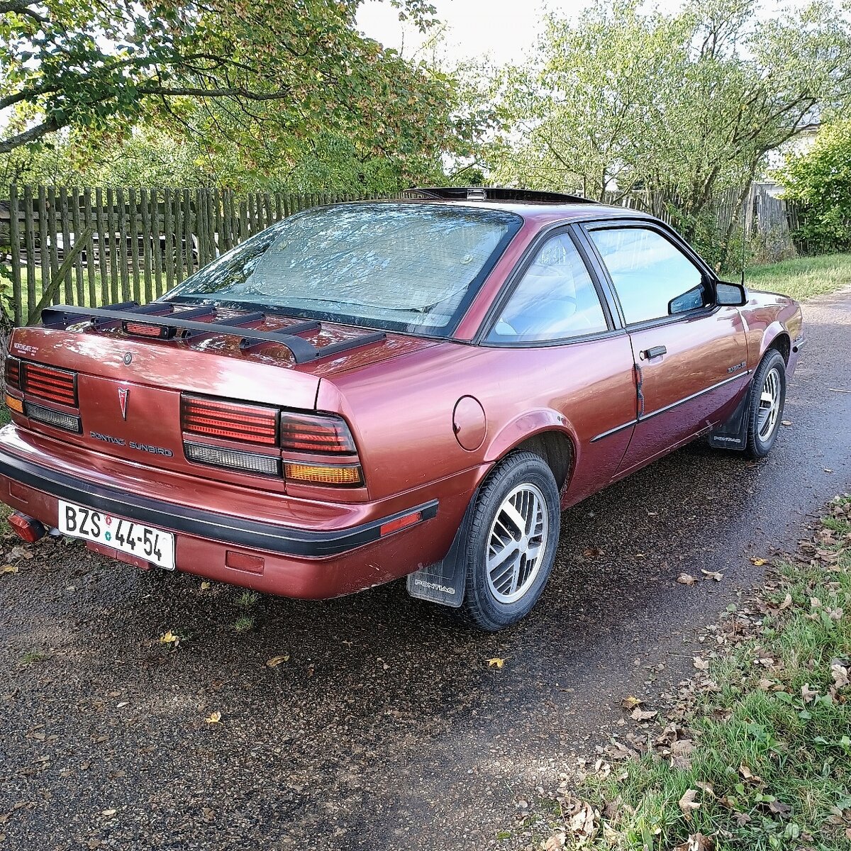 Prodám Pontiac Sunbird - 2
