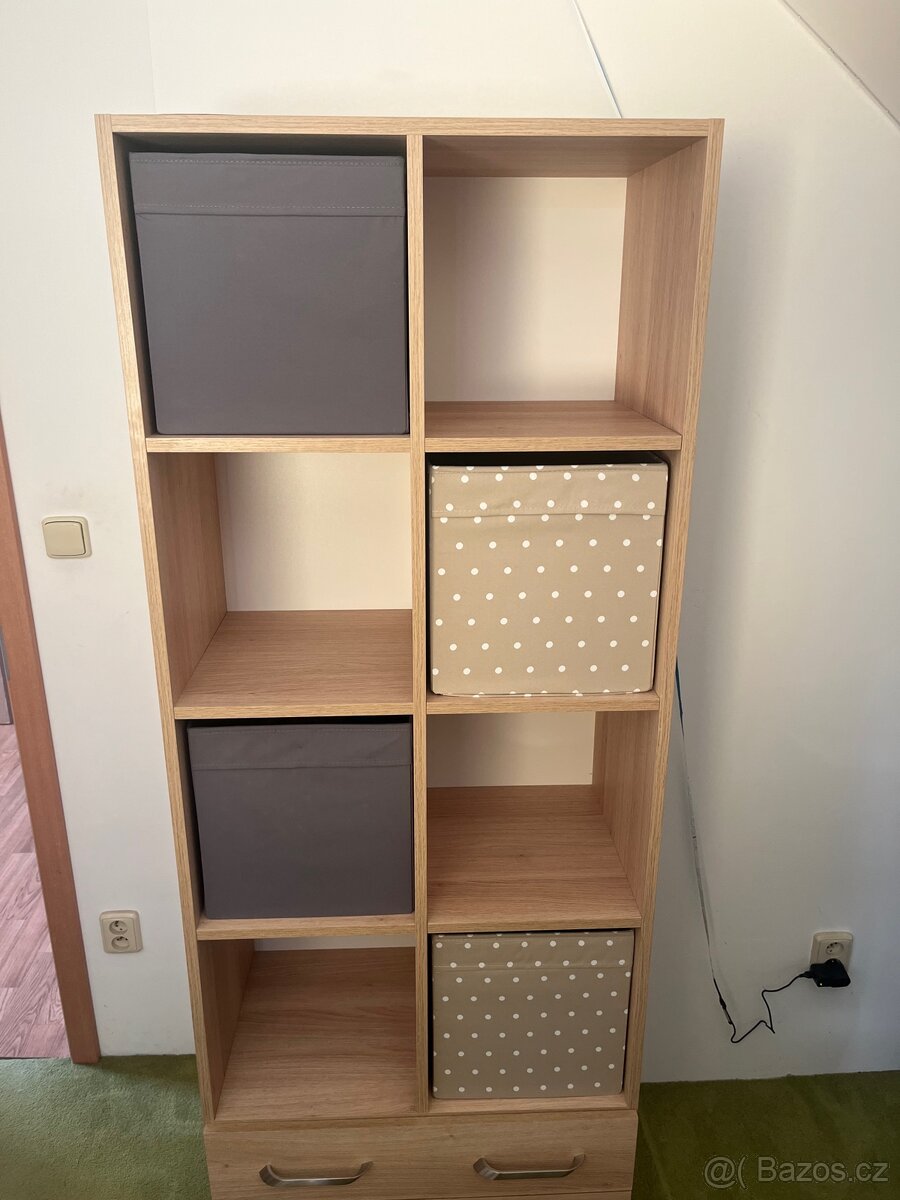 Otevřená skříň se šuplíky - 2