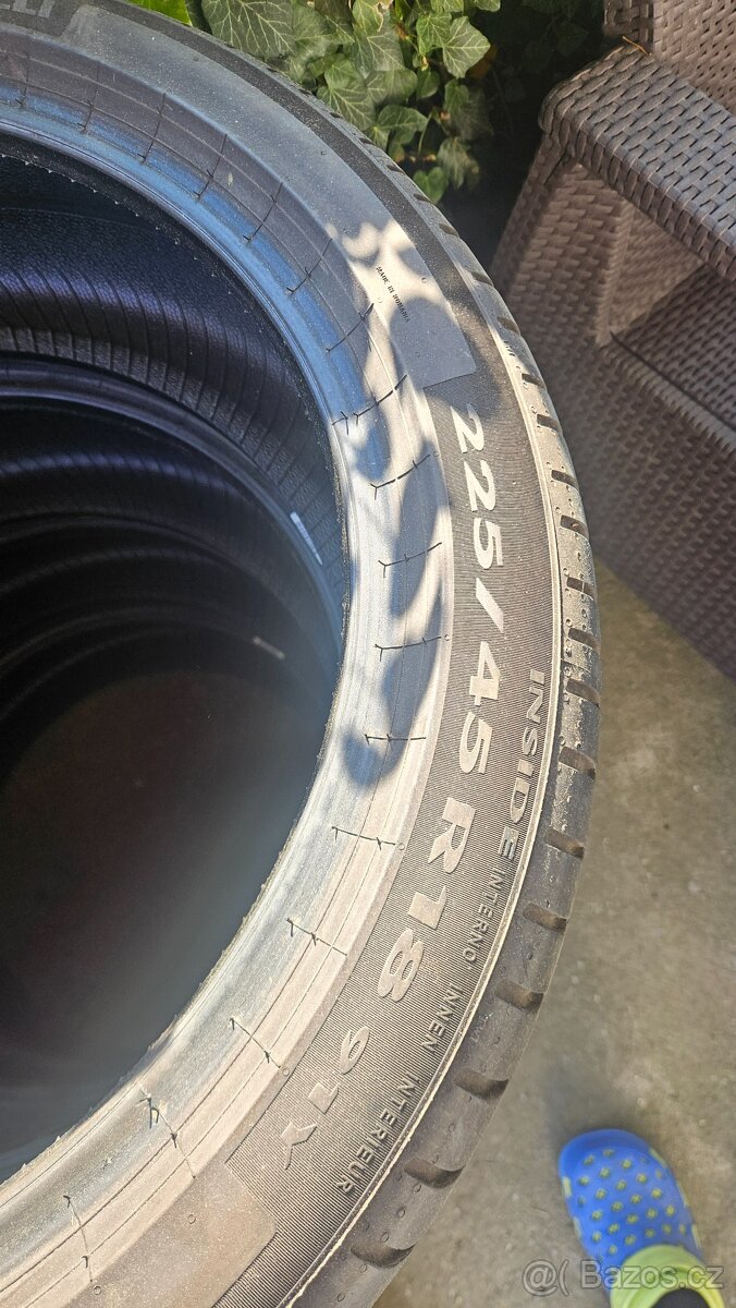 Pneumatiky pirelli cinturaro P7 225 45 18 - 2