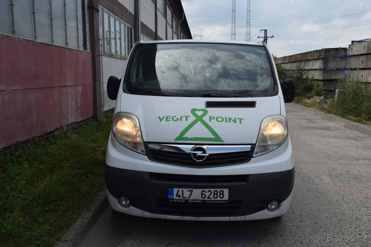Opel Vivaro 9míst, automat - 2