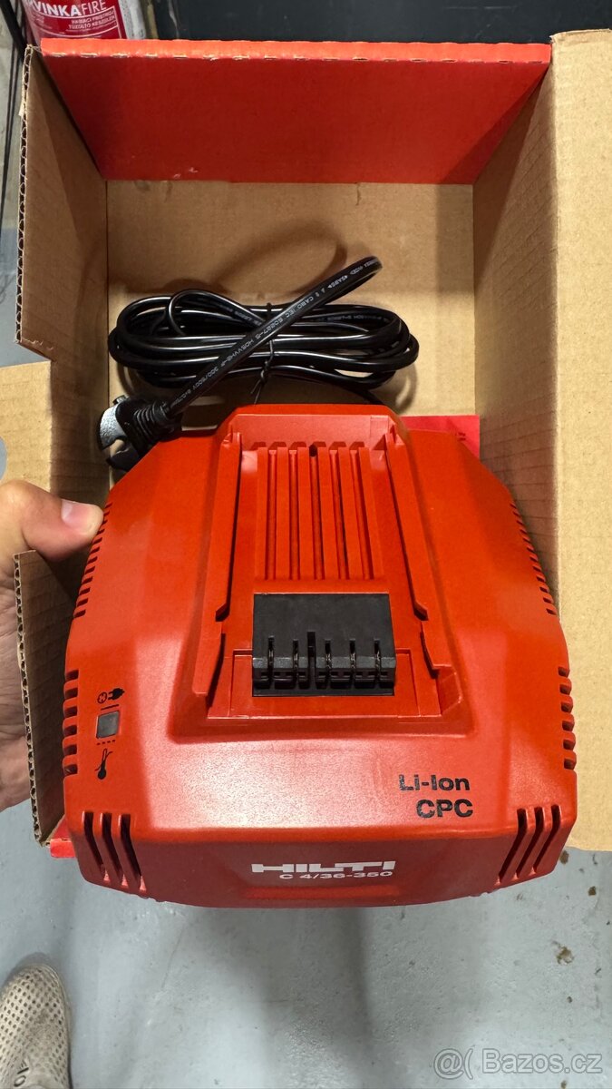 Hilti C4/36-350 RYCHLONABÍJEČKA NOVÁ - 2