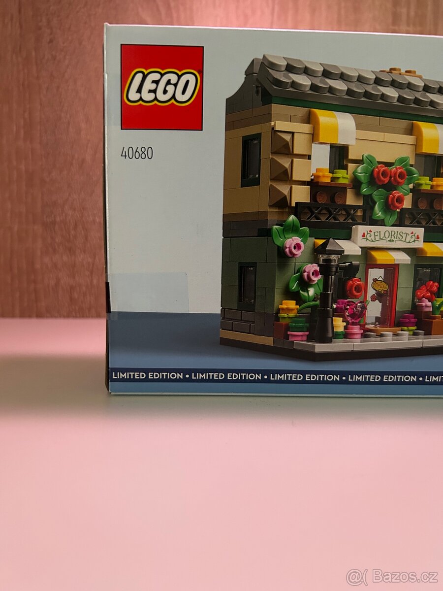 LEGO Icons Flower Shop - 2