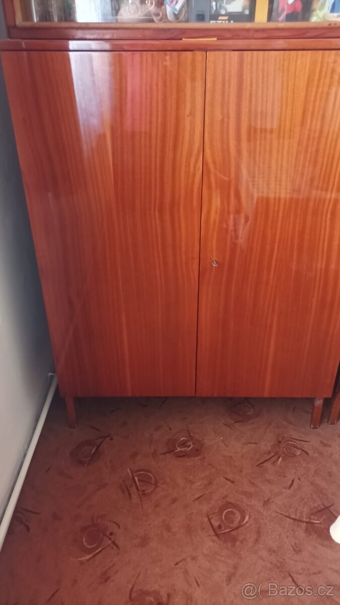 Starožitný nábytek - 2