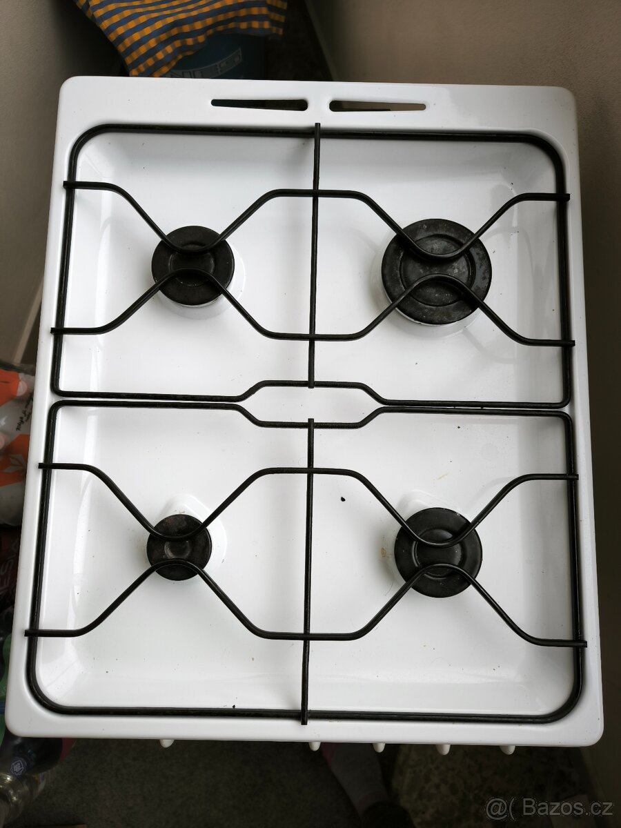 Plynový sporák s plynovou troubou MORA - 2