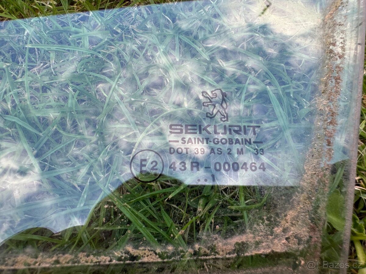 Peugeot 206 skla předních dveří - 2