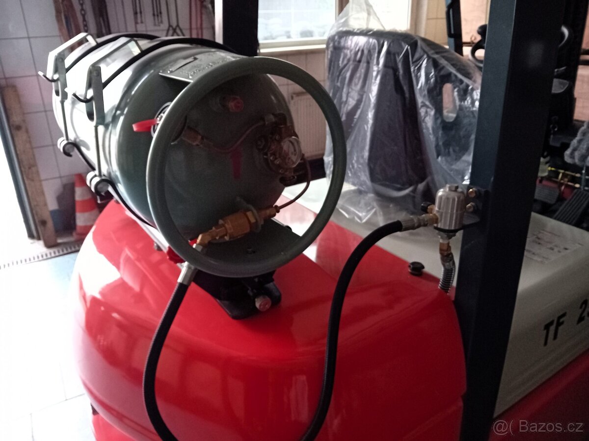 Vysokozdvižný vozík 2.5T, 3.0m zdvih, BENZIN / LPG - 2