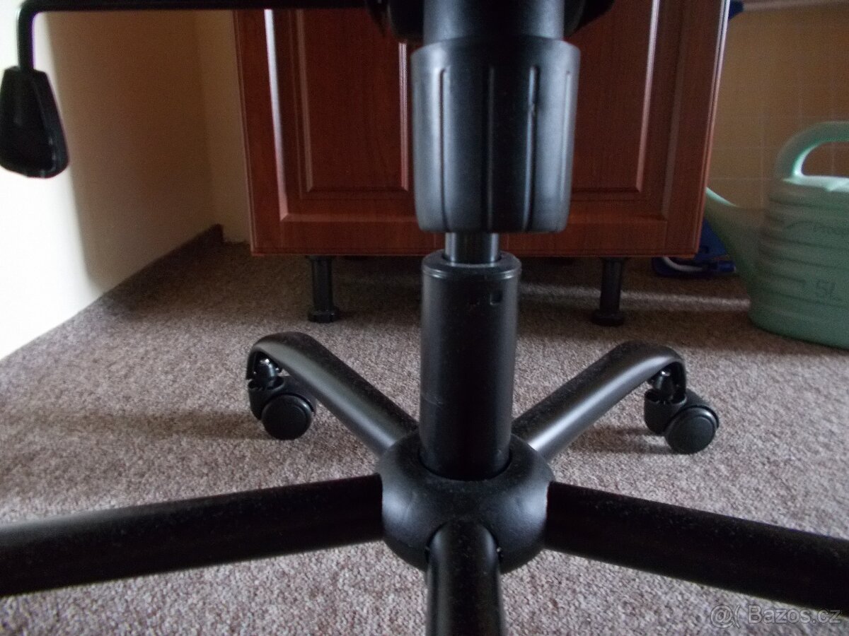 Kancelářské křeslo - 2