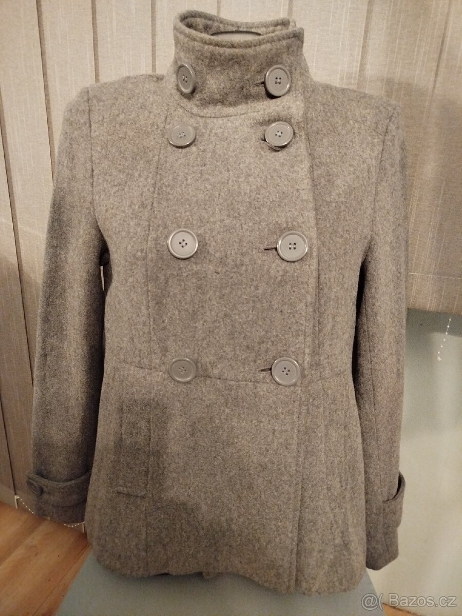 Šedý vlněný krátký dámský kabát - 2