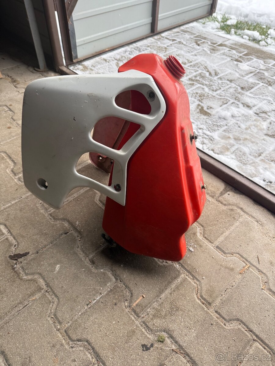 Nádrž Honda cr - 2