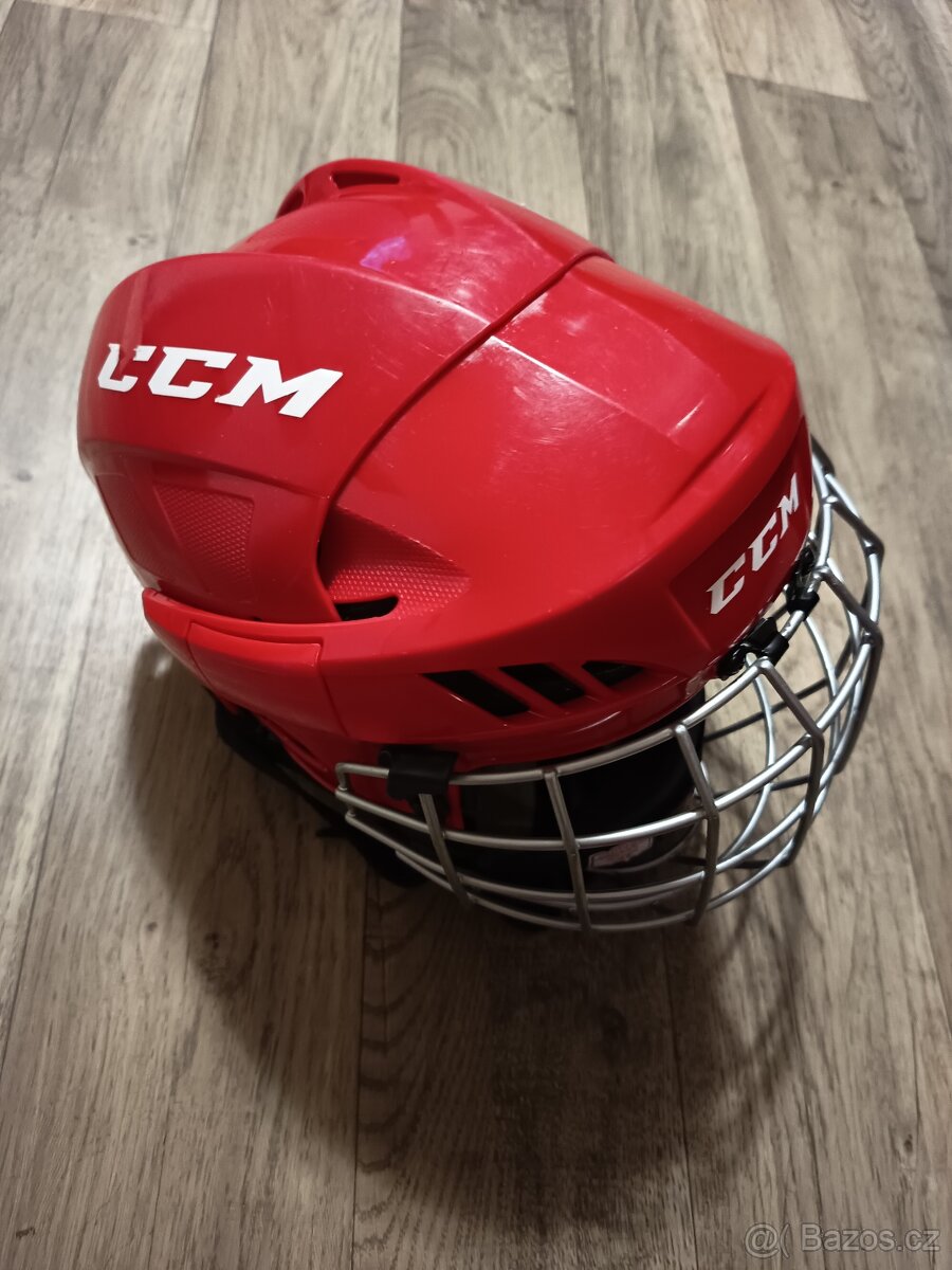 Prodám hokejkou helmu - 2