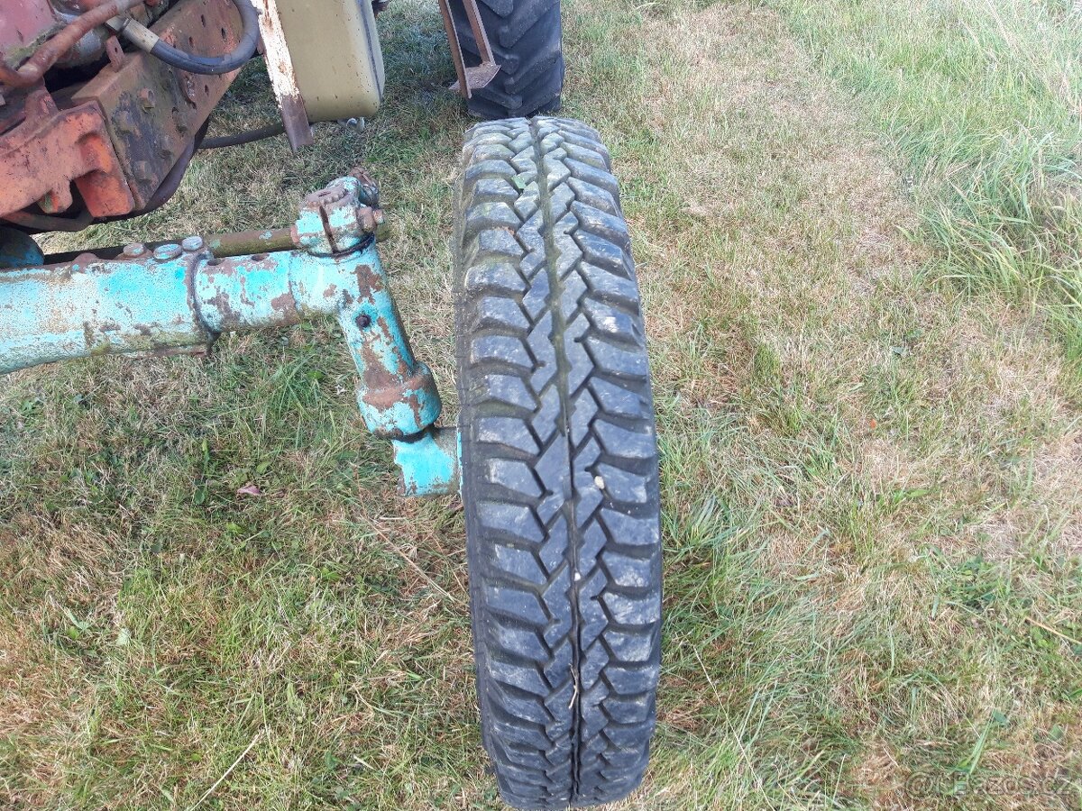 Traktor Bělorus - 2