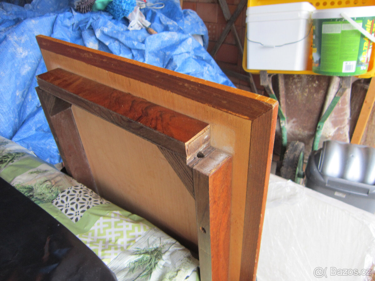Prodám stůl, stolek - 2