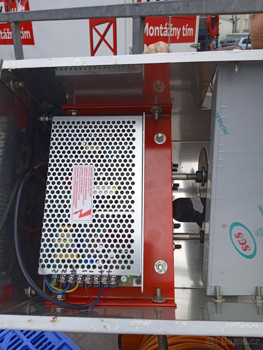 UŘEZÁVACÍ STROJ NA ČESNEK - 2