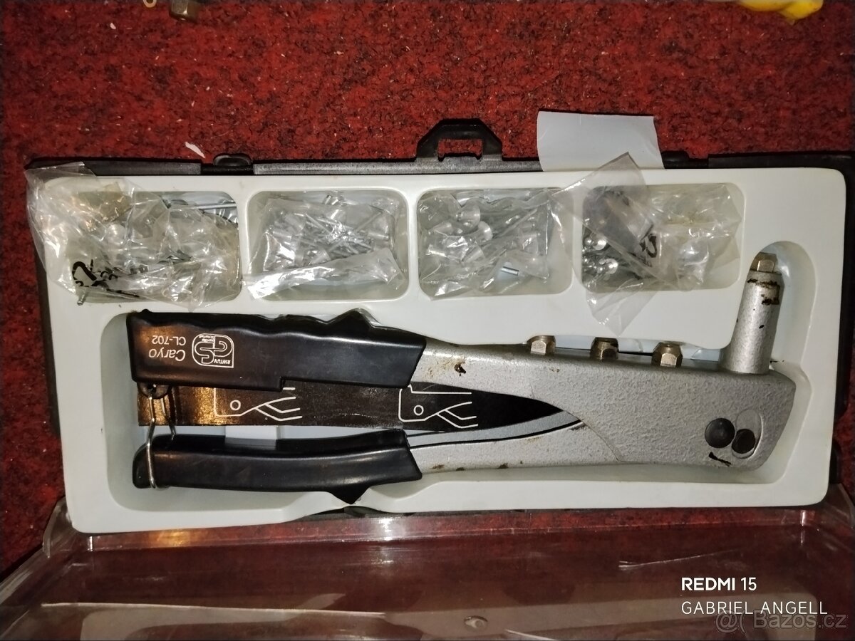 Sada nýtovacích kleští Caryo a Stanley - 2