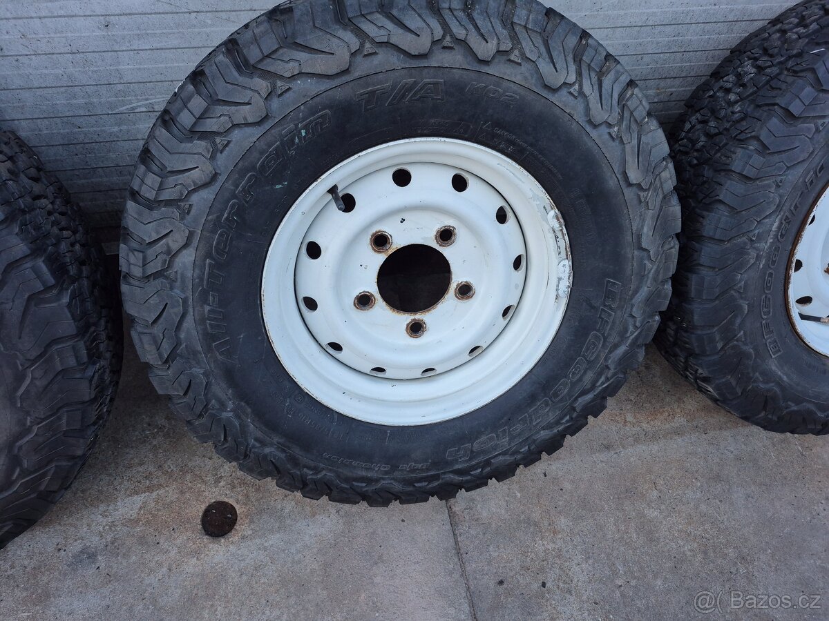 Land rover defender discovery kola