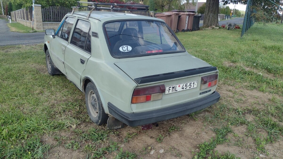 Škoda 105L s TP a SPZ - 2