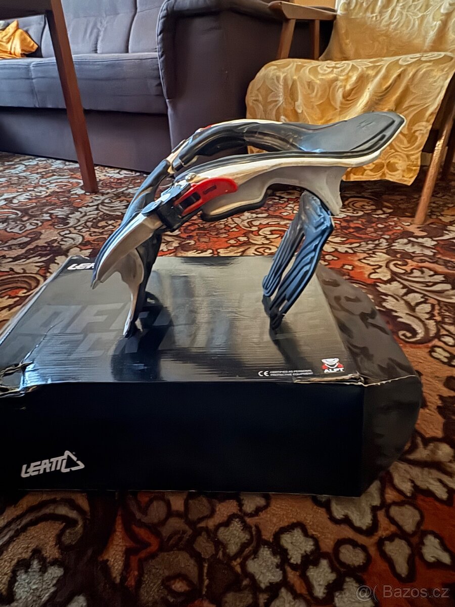 Krční chránič leatt - 2