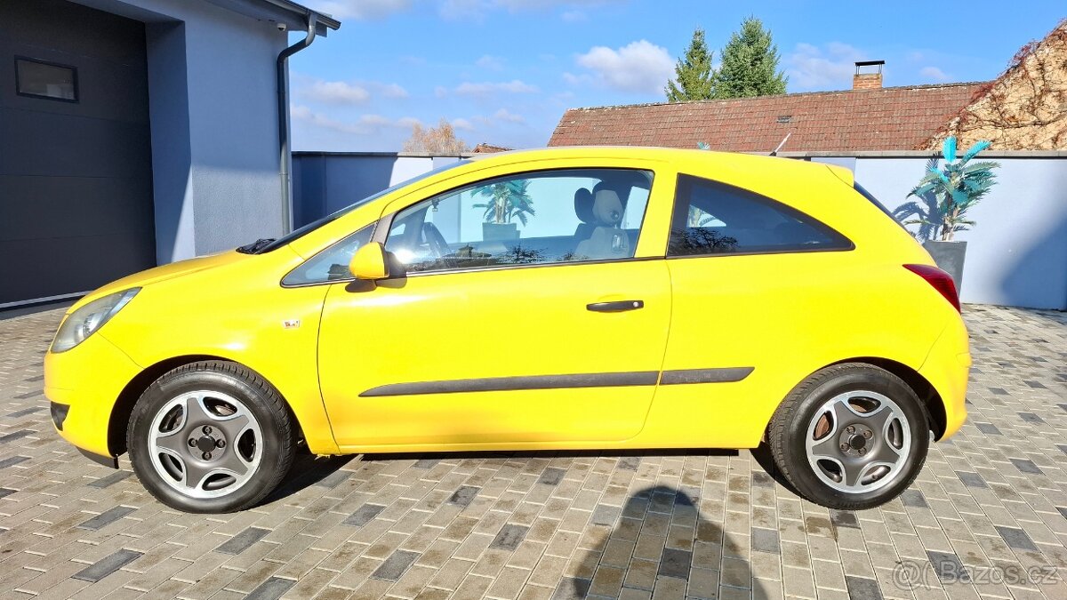 Opel Corsa III 1,0i - 44kw. SLUŠNÝ STAV - NOVÁ STK+EM - 2
